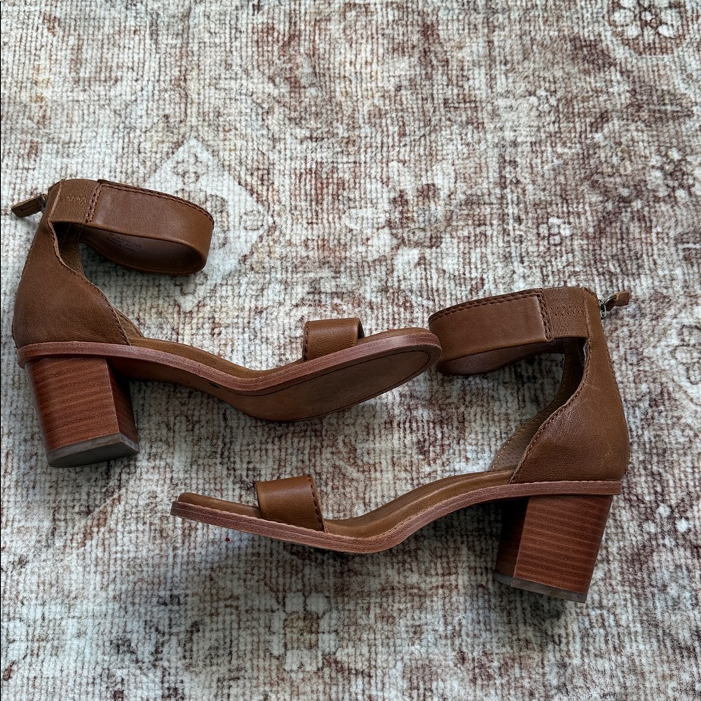 Frye Brielle Back Zip Stacked Heel Ankle Sandal Cognac Leather Women's Size 8 - Picture 7 of 10